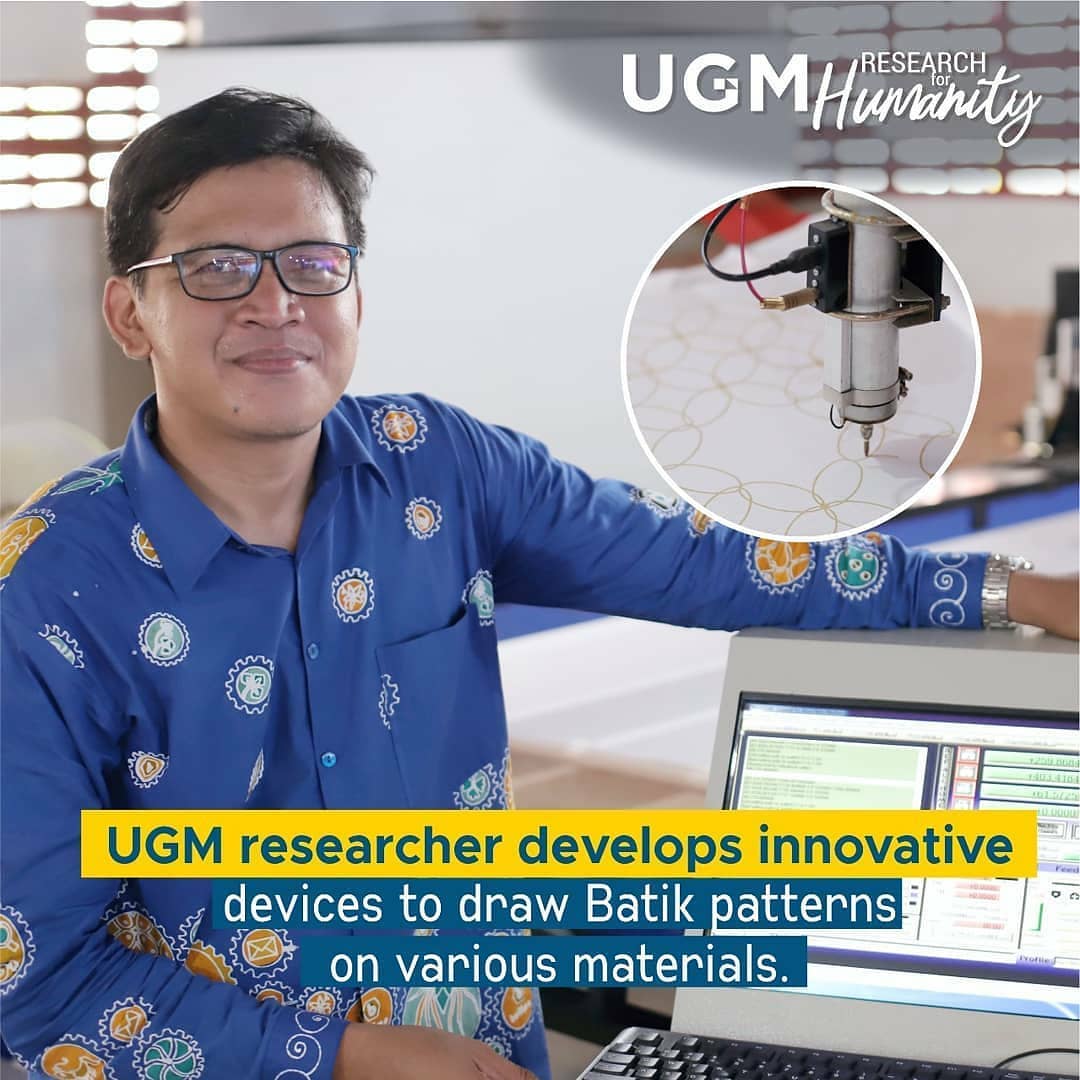 FT UGM lecturer and owner of Butimo, Andi Sudiarso, Ph.D., developed innovative written batik machine technology to speed up production with quality that remains competitive.