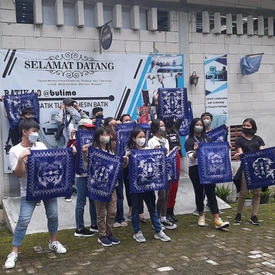 First Batik 4.0 Educational Tour in Indonesia! Ciputra Kasih Middle and High School, Semarang