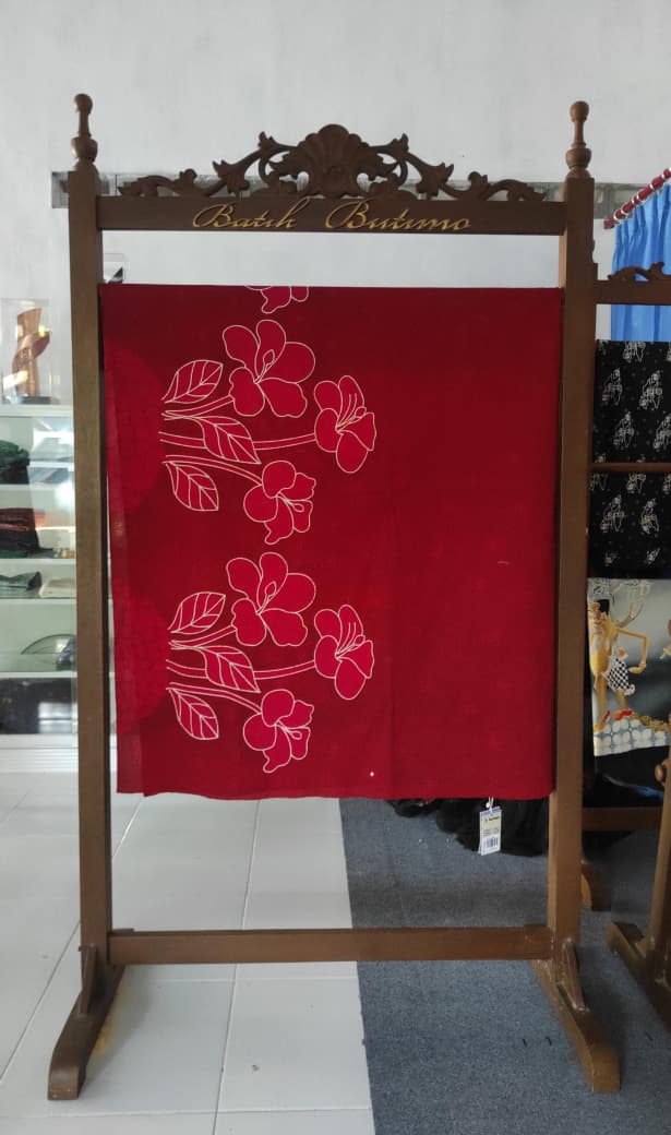 2.5 x 1.15 Meters Shoe Flower Motif Written Batik Cloth, Super Primis Cotton Material