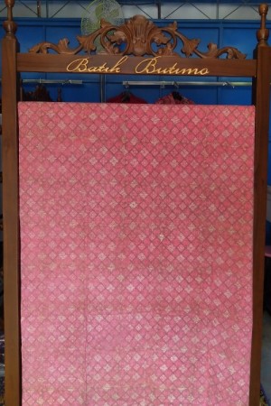 Truntum Motif Batik Fabric (Pink)