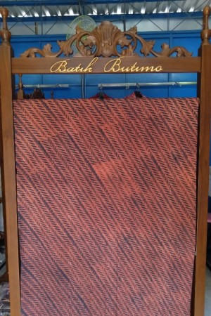 Parang Cap Batik Fabric (Brown)